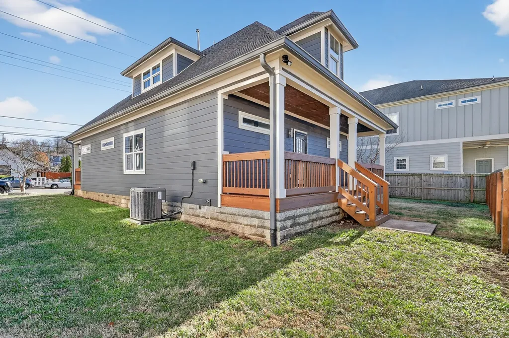 1917 9th Ave, N Nashville TN 37208