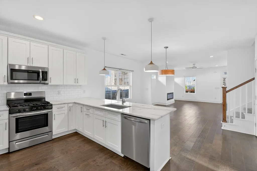 1917 9th Ave, N Nashville TN 37208