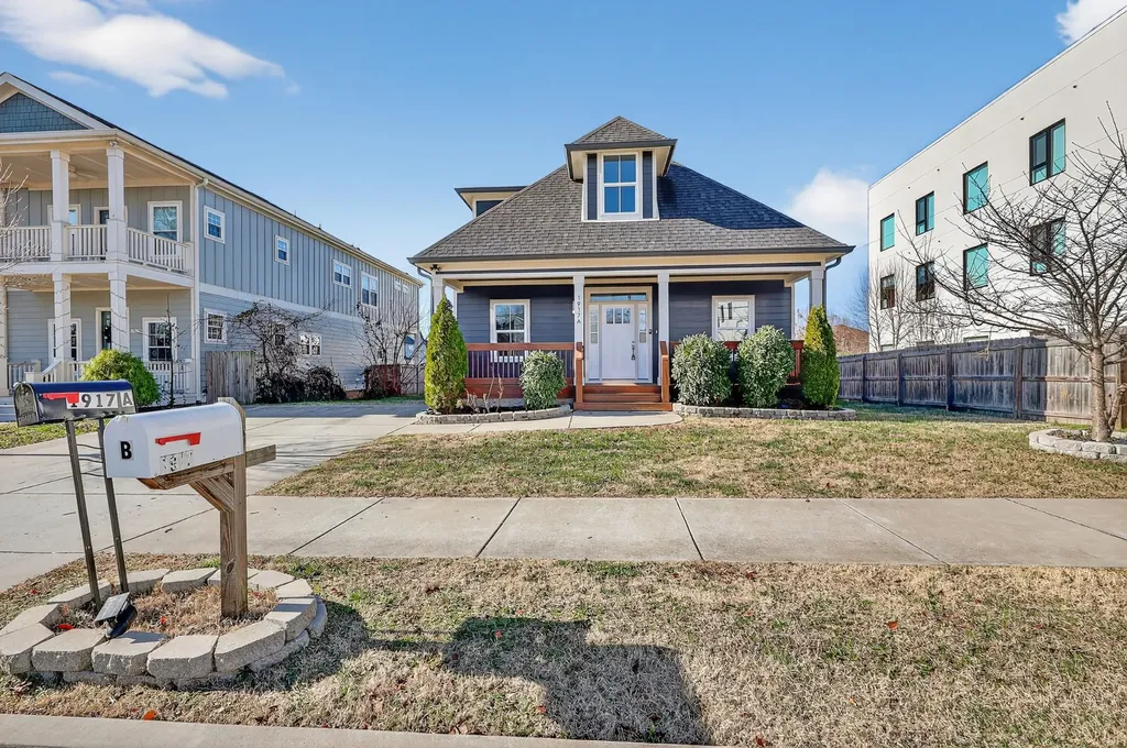 1917 9th Ave, N Nashville TN 37208