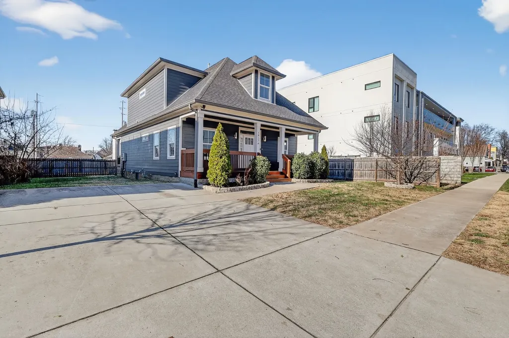 1917 9th Ave, N Nashville TN 37208