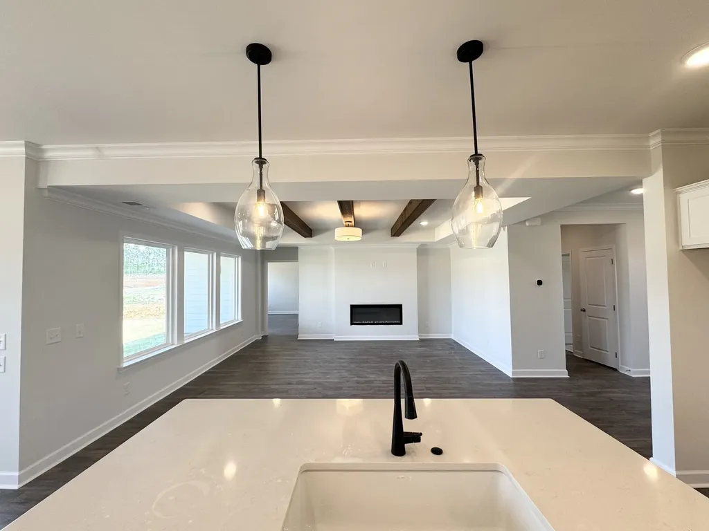 1933 Hildebrand Lane Columbia TN 38401