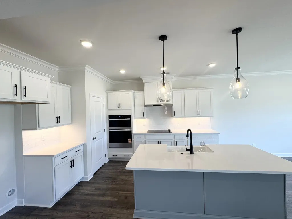 1933 Hildebrand Lane Columbia TN 38401