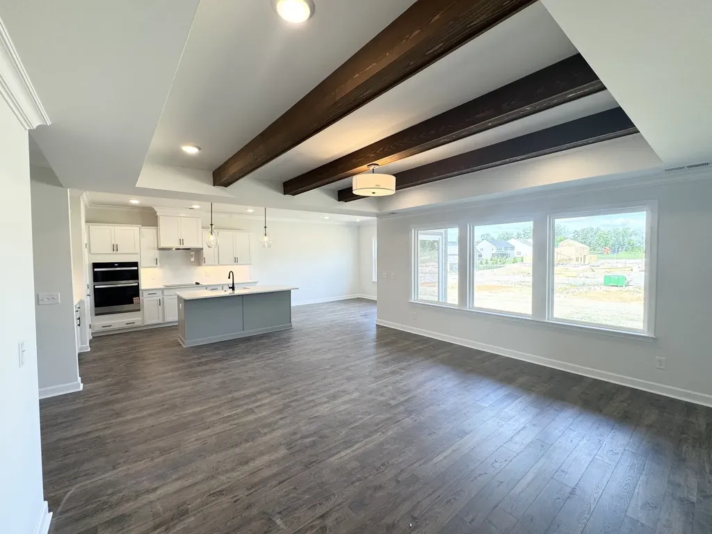 1933 Hildebrand Lane Columbia TN 38401