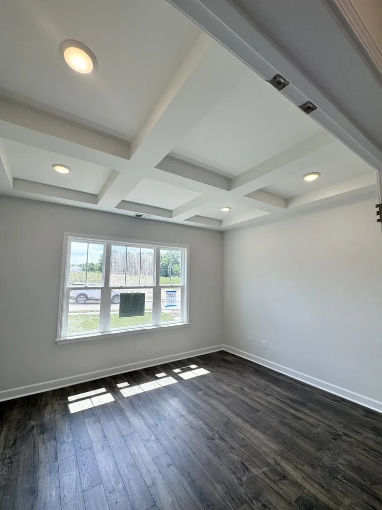 1933 Hildebrand Lane Columbia TN 38401