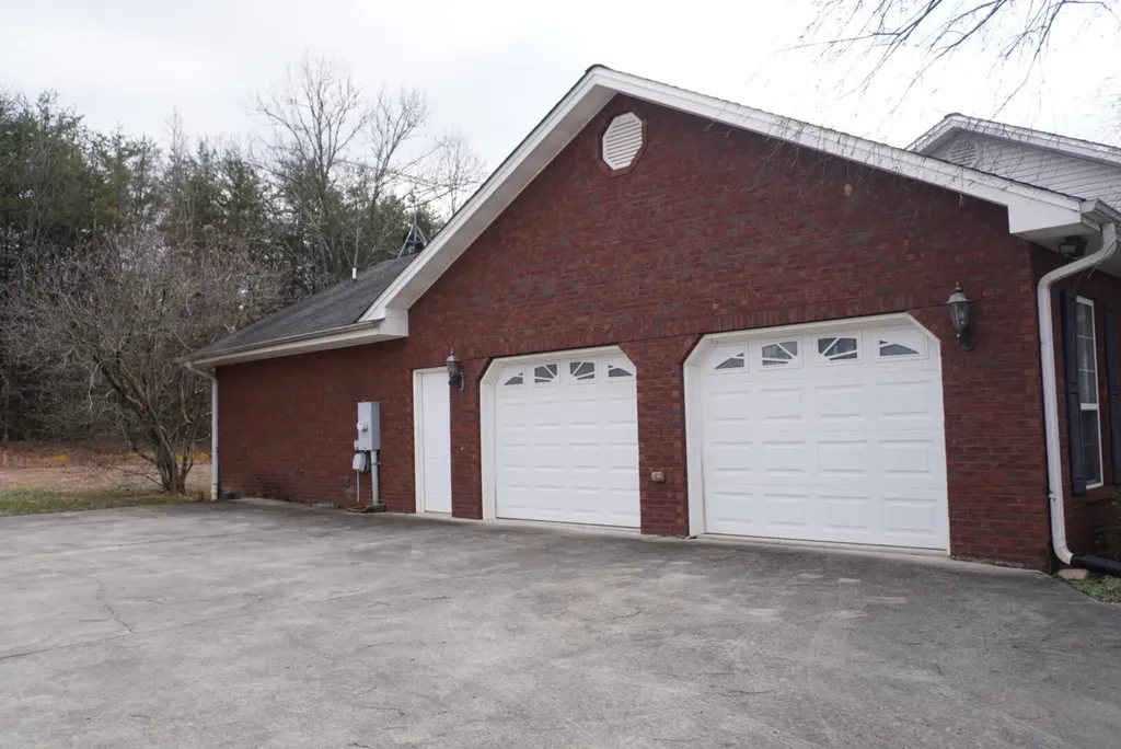 268 County Road 545 Englewood TN 37329