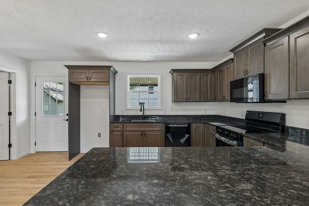317 Cassie Drive Lafayette TN 37083