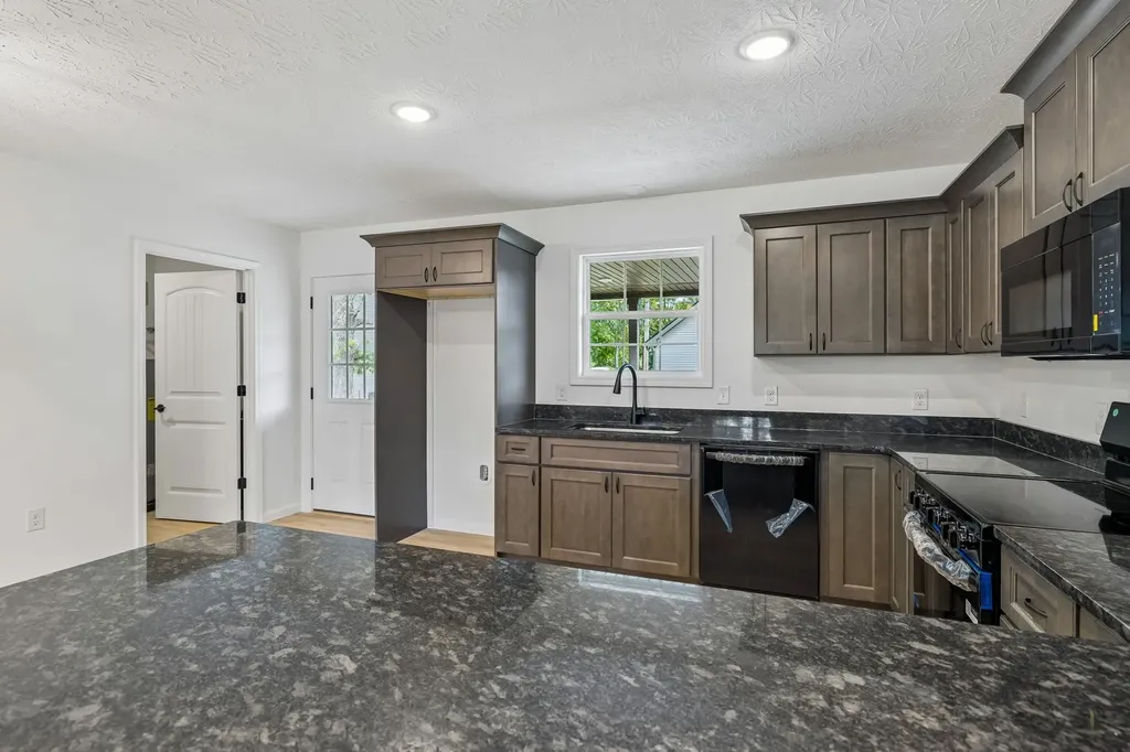 317 Cassie Drive Lafayette TN 37083