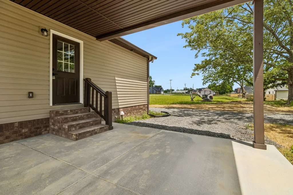 317 Cassie Drive Lafayette TN 37083