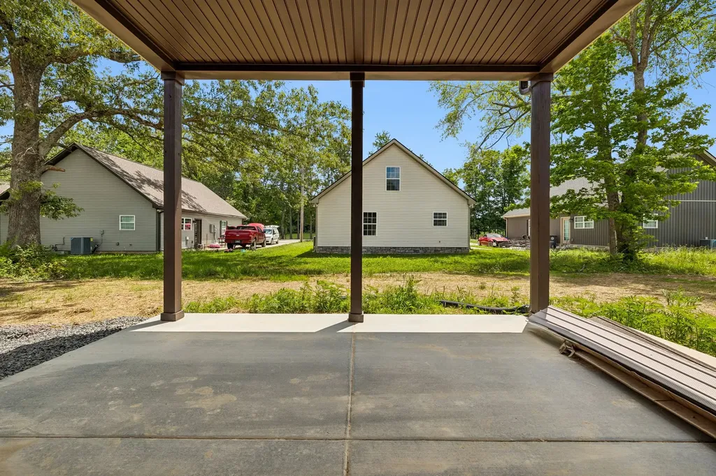 317 Cassie Drive Lafayette TN 37083