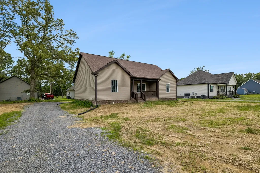 317 Cassie Drive Lafayette TN 37083