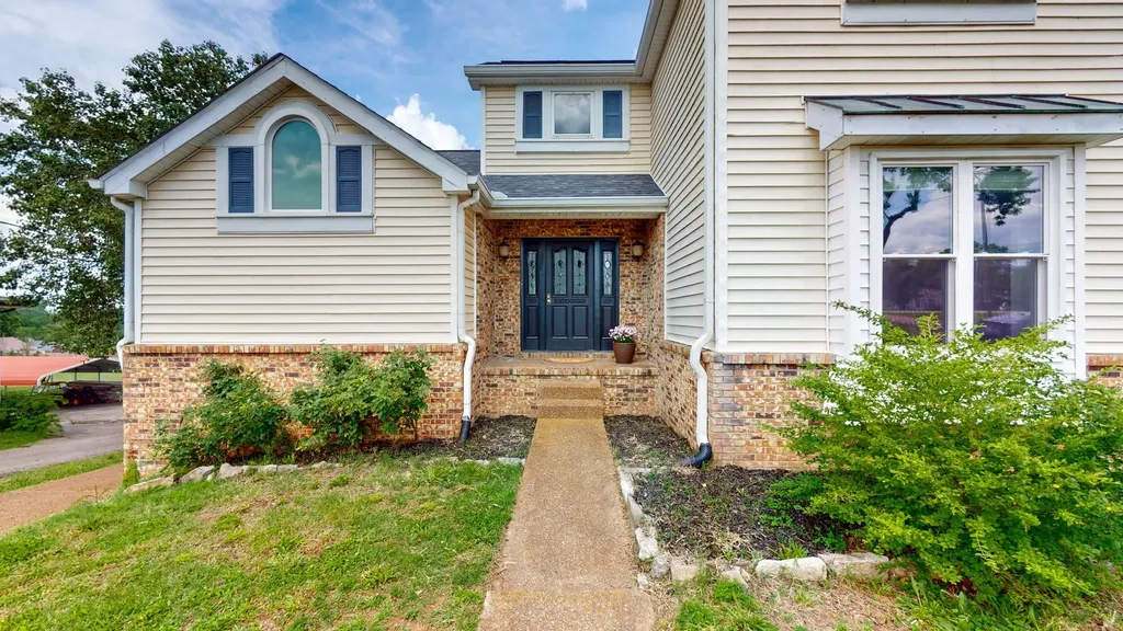 2128 E Hill Drive Madison TN 37115