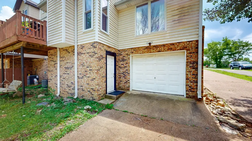 2128 E Hill Drive Madison TN 37115