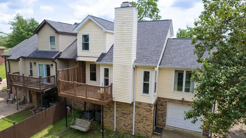 2128 E Hill Drive Madison TN 37115