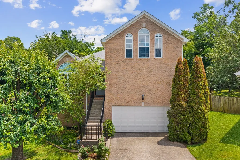 2300 Broadview Drive Nashville TN 37217