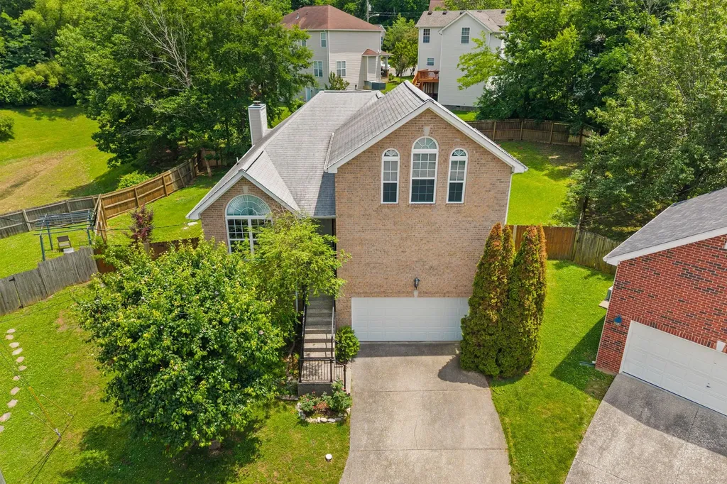 2300 Broadview Drive Nashville TN 37217