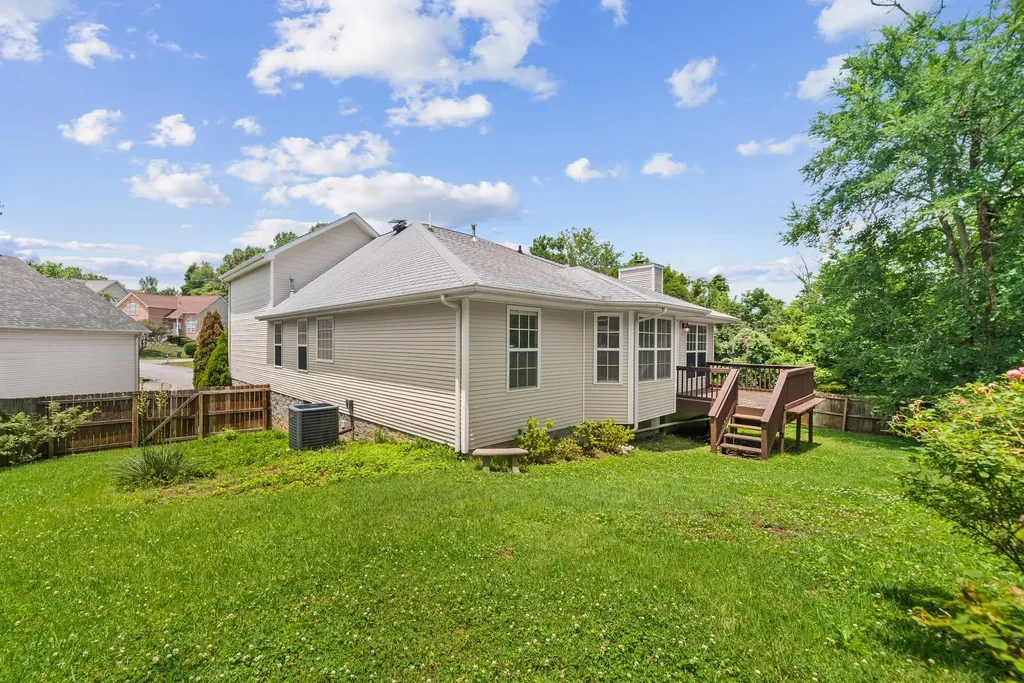 2300 Broadview Drive Nashville TN 37217