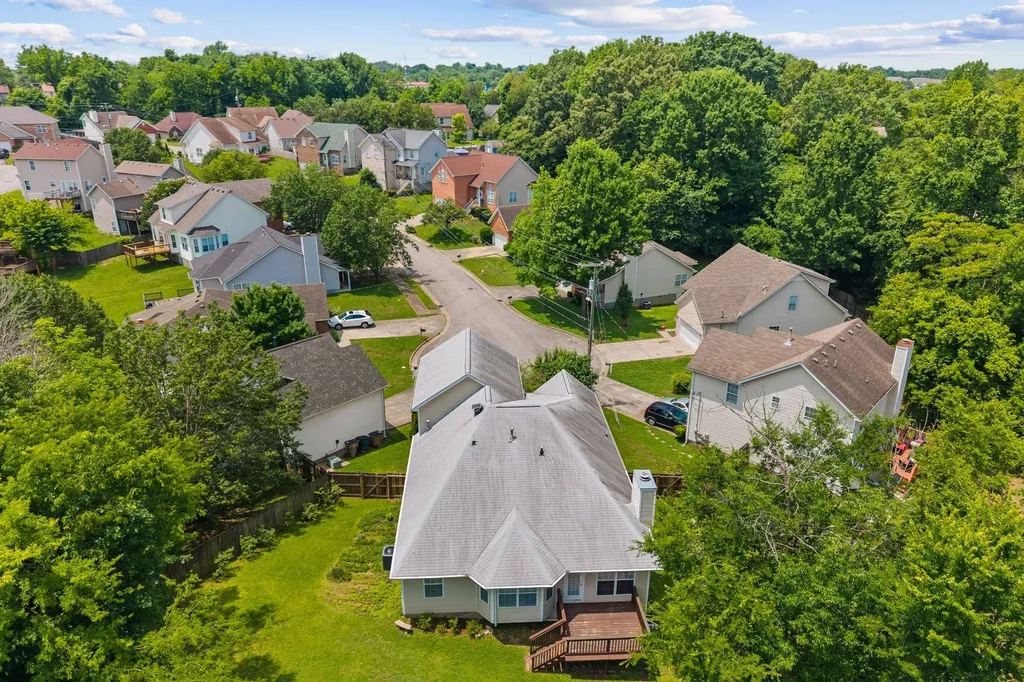 2300 Broadview Drive Nashville TN 37217