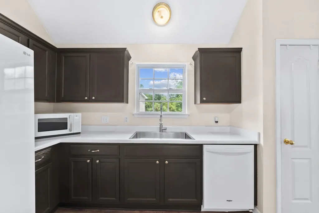 2300 Broadview Drive Nashville TN 37217