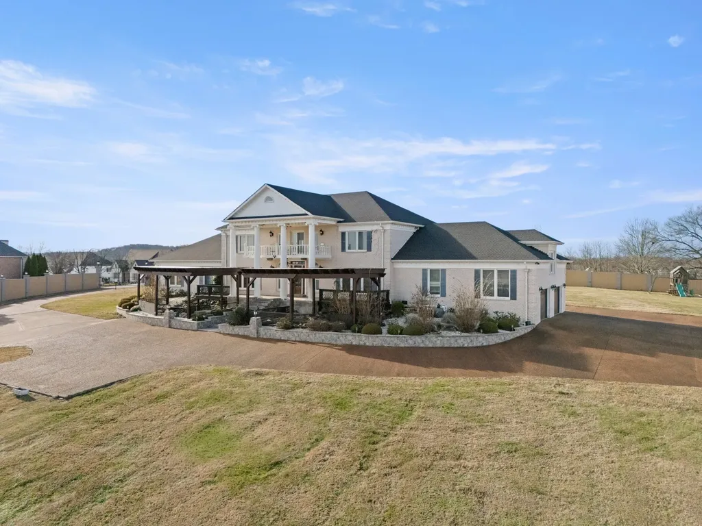 201 Vineyard Way Lebanon TN 37087