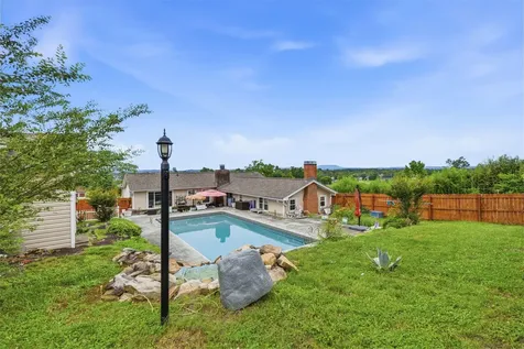 7909 Standifer Gap Road Chattanooga TN 37421