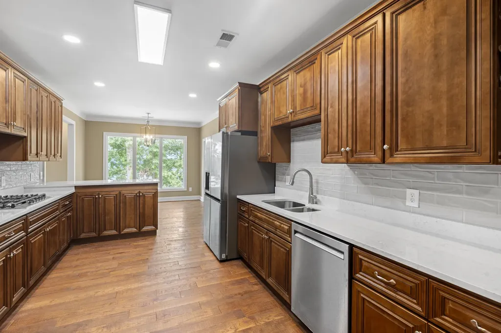 980 Skyline Drive Clifton TN 38425