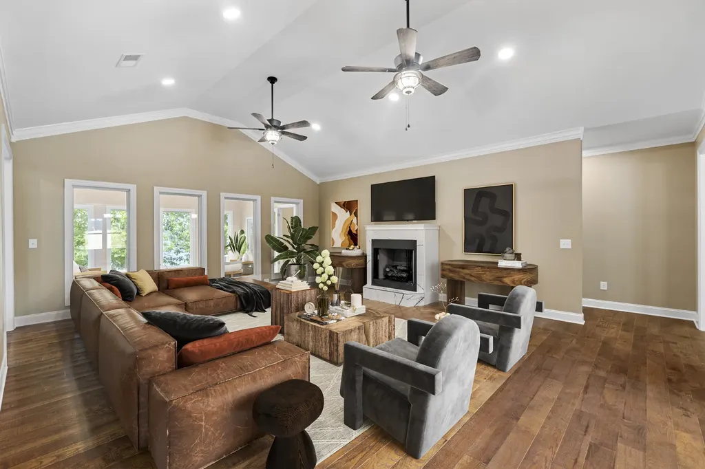 980 Skyline Drive Clifton TN 38425