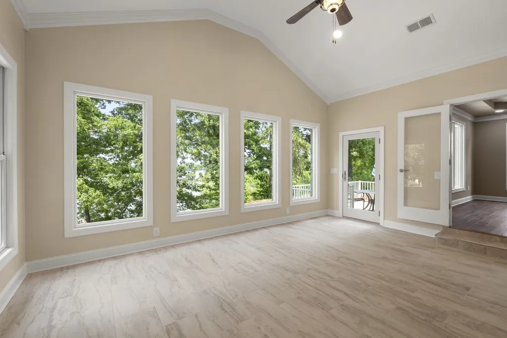 980 Skyline Drive Clifton TN 38425