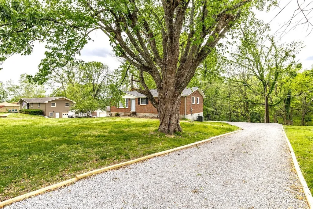 403 Rosehill Court Goodlettsville TN 37072