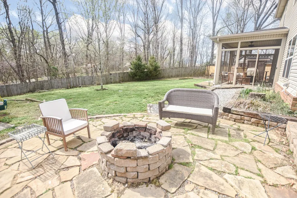 1296 Brigade Drive Clarksville TN 37043