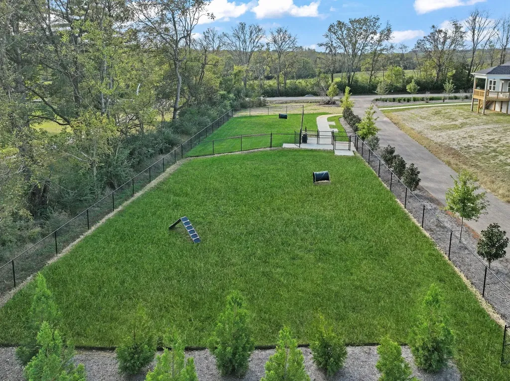 2961 Sharpstone Drive Columbia TN 38401