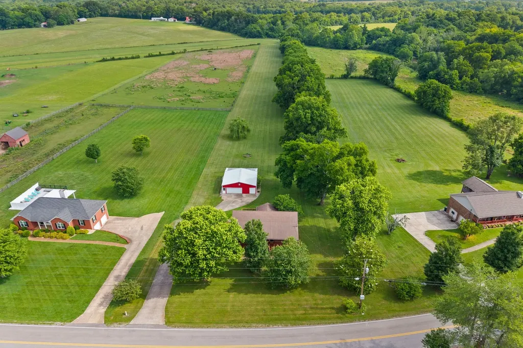 2755 Greens Mill Road Columbia TN 38401