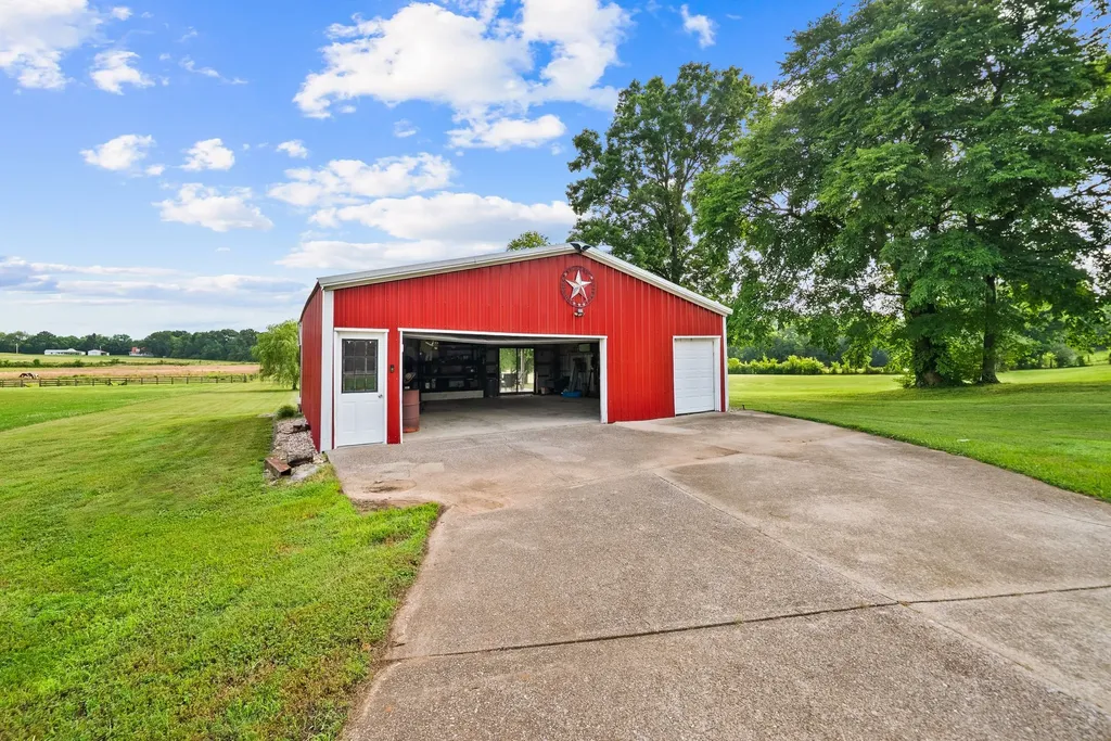 2755 Greens Mill Road Columbia TN 38401