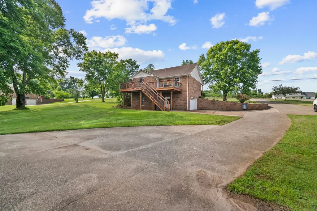 2755 Greens Mill Road Columbia TN 38401