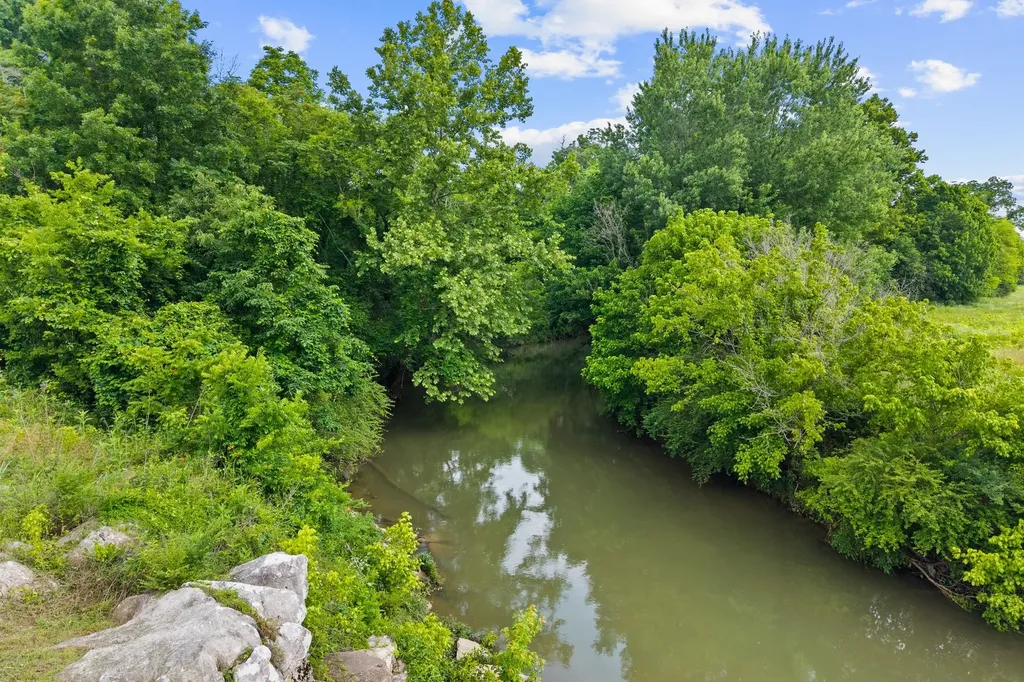 2755 Greens Mill Road Columbia TN 38401