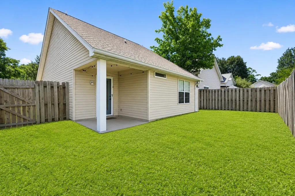 1006 Valley Drive Goodlettsville TN 37072