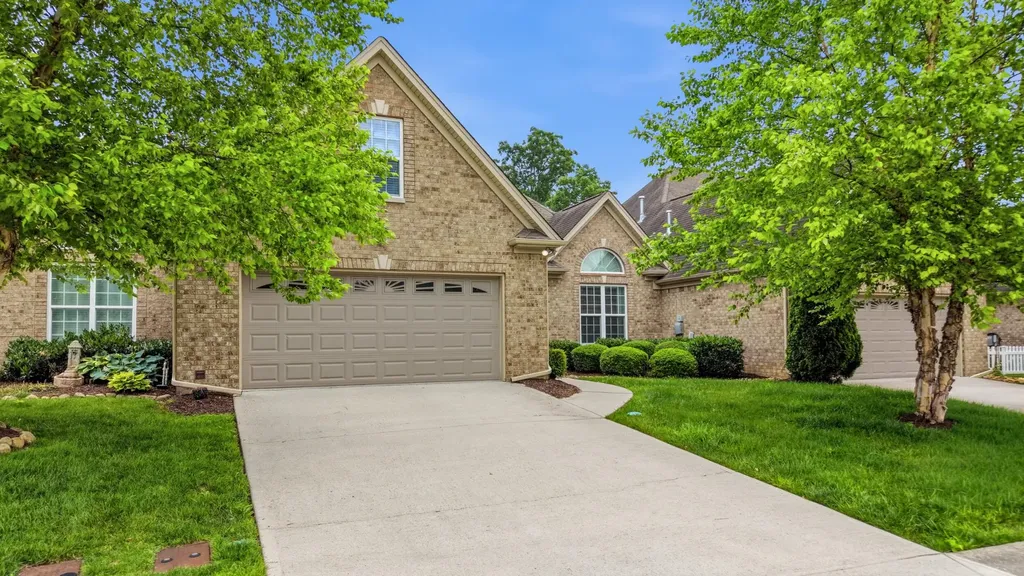 2020 Belleau Village Lane Chattanooga TN 37421