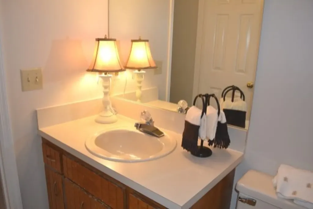 2135 Acklen Avenue Nashville TN 37212