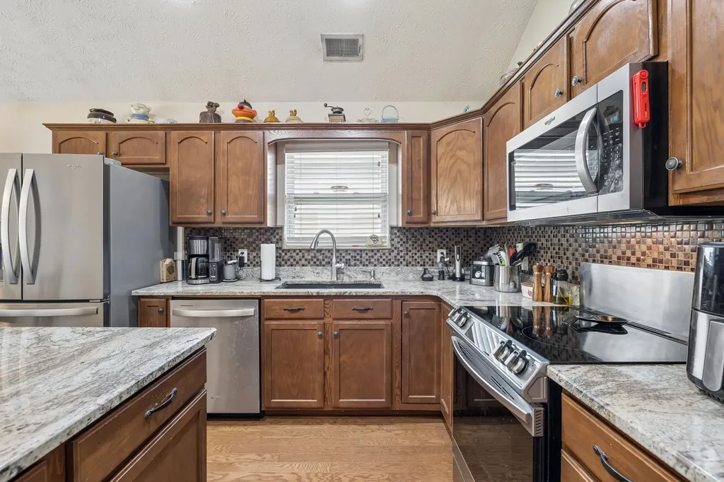 160 Granda Flora Drive White House TN 37188