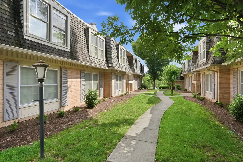 3000 Hillsboro Pike Nashville TN 37215