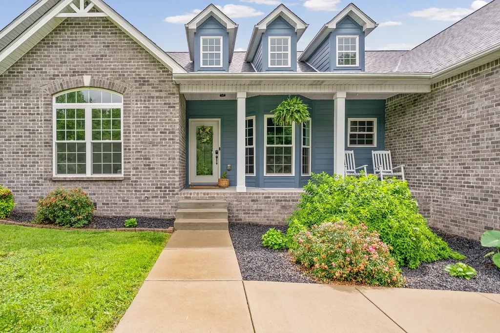 995 Hickory Point Road Clarksville TN 37043