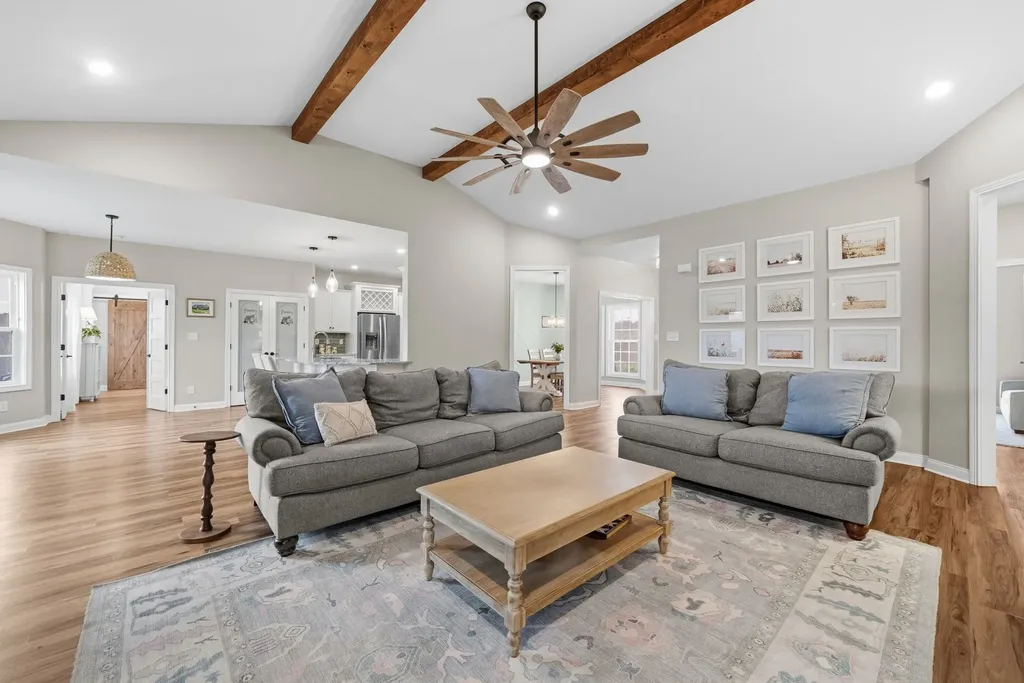 995 Hickory Point Road Clarksville TN 37043