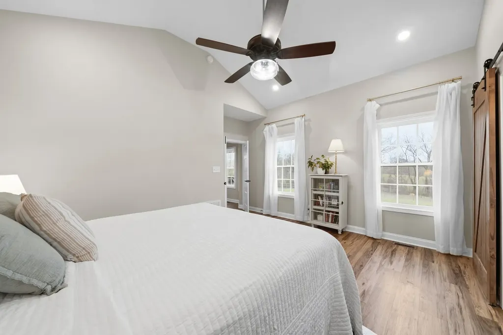 995 Hickory Point Road Clarksville TN 37043