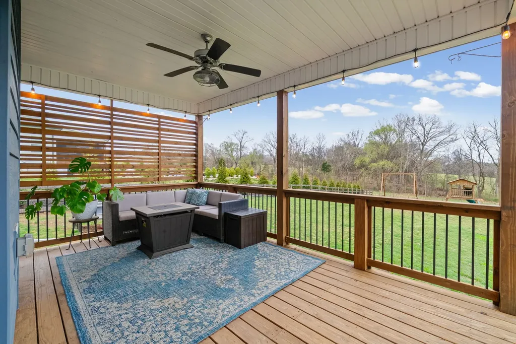 995 Hickory Point Road Clarksville TN 37043
