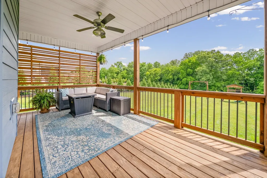 995 Hickory Point Road Clarksville TN 37043