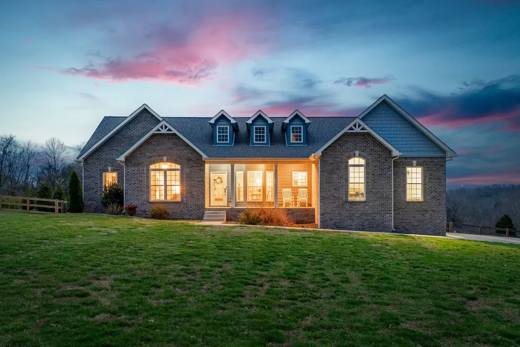 995 Hickory Point Road Clarksville TN 37043