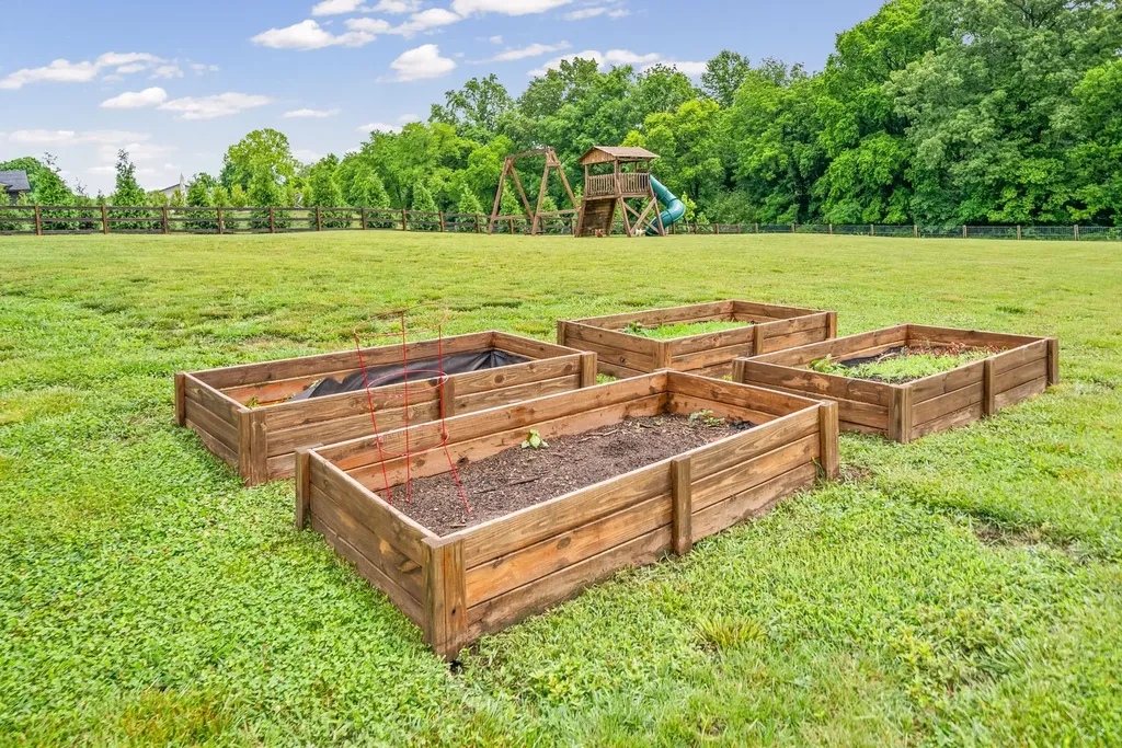 995 Hickory Point Road Clarksville TN 37043