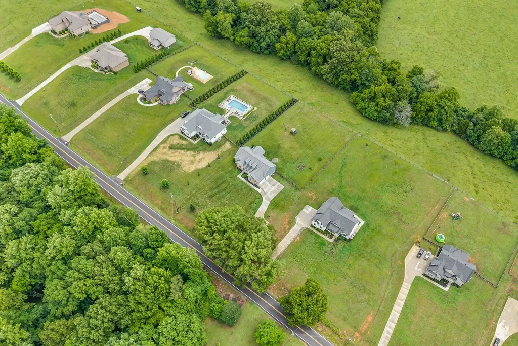 995 Hickory Point Road Clarksville TN 37043