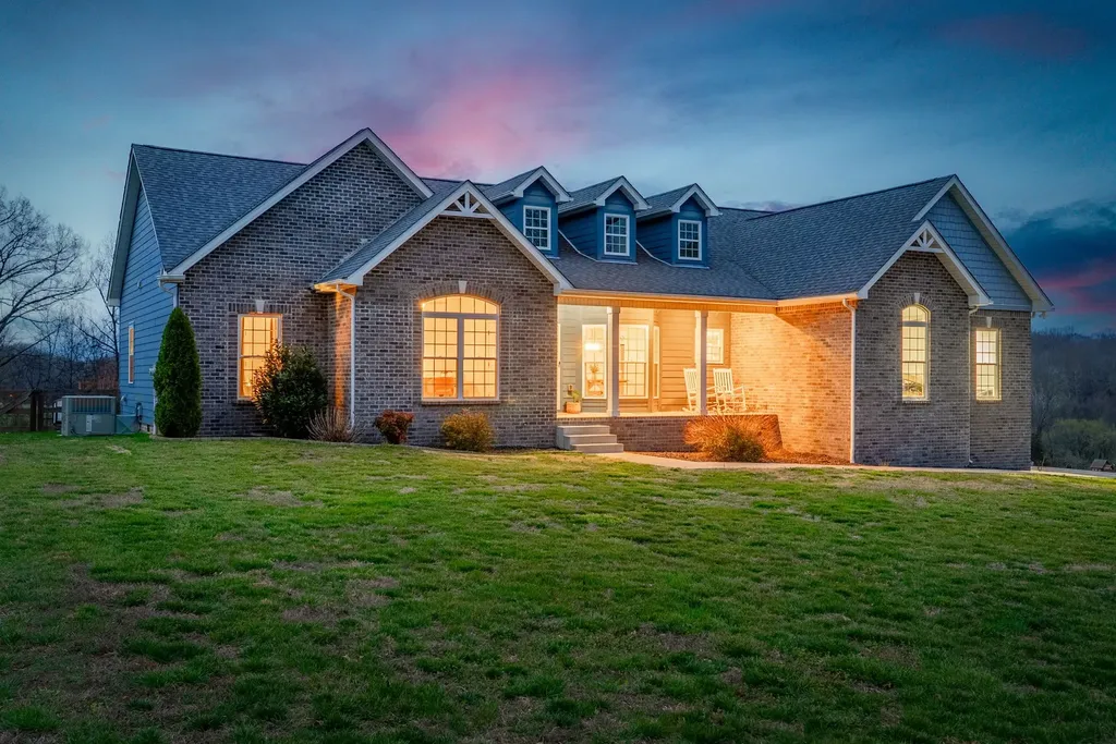 995 Hickory Point Road Clarksville TN 37043