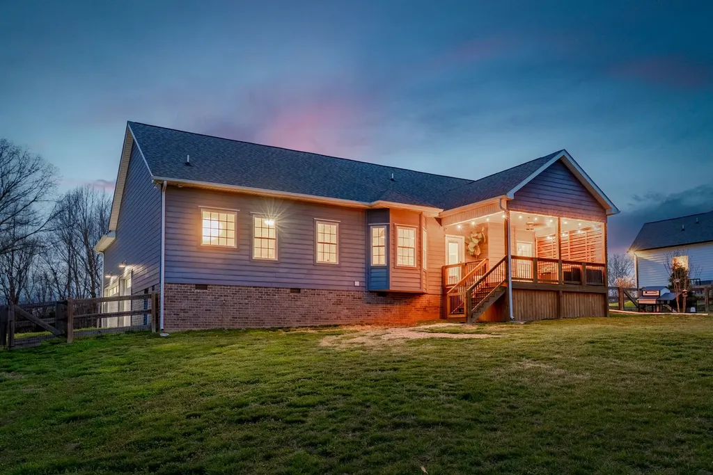 995 Hickory Point Road Clarksville TN 37043