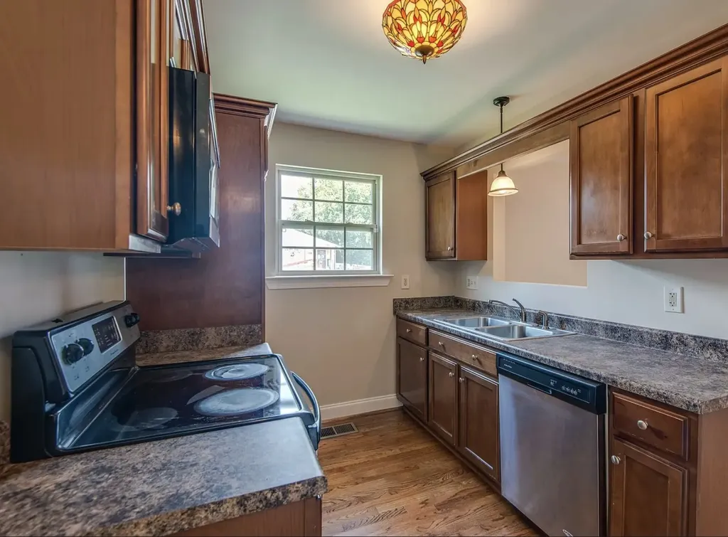 2149 Burns Street Nashville TN 37216